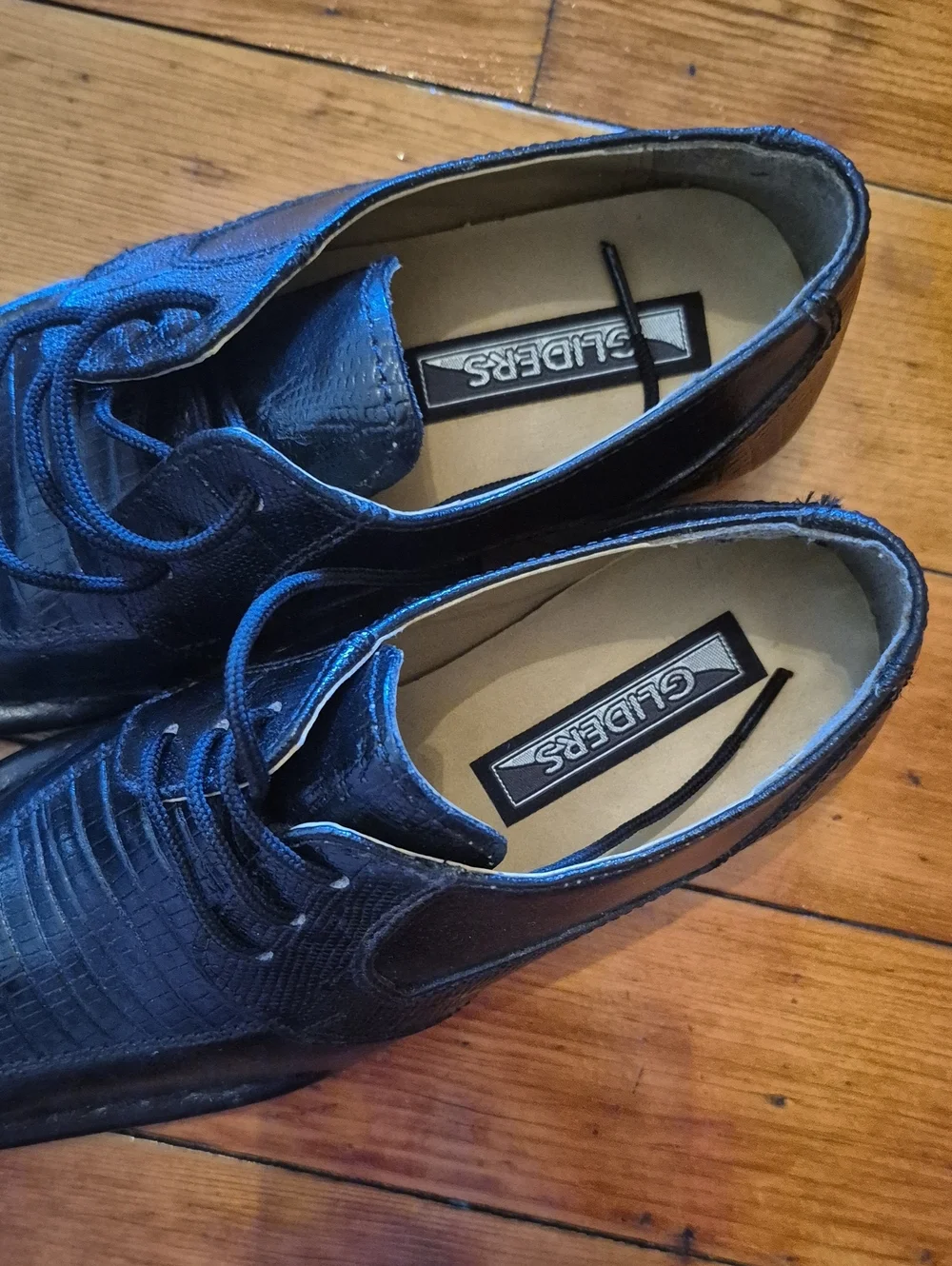 Boys Size 2 Lace-Up Dress Shoes - Croc-Embossed Finish